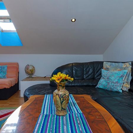 Amu Apartment プーラ エクステリア 写真