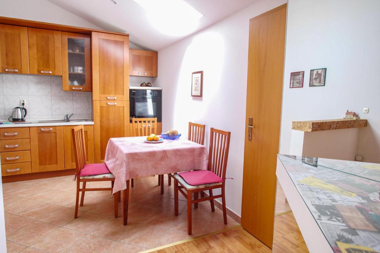 Amu Apartment プーラ エクステリア 写真